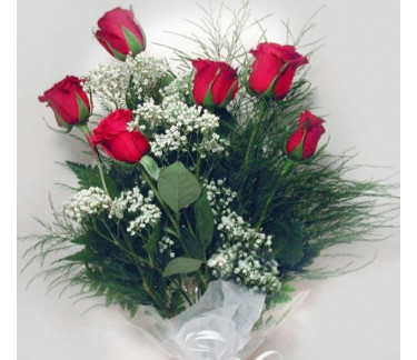 Bouquet of six roses